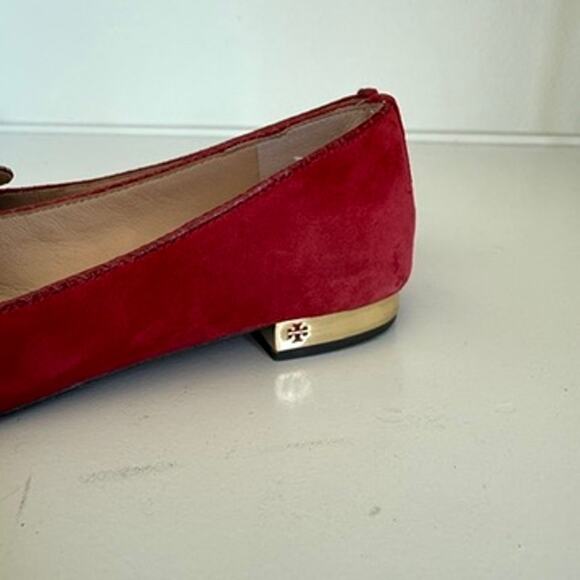 Tory Burch Pointed Toe Flats Raspberry Suede Gold Heel Logo Balletcore 6.5M - Picture 7 of 11